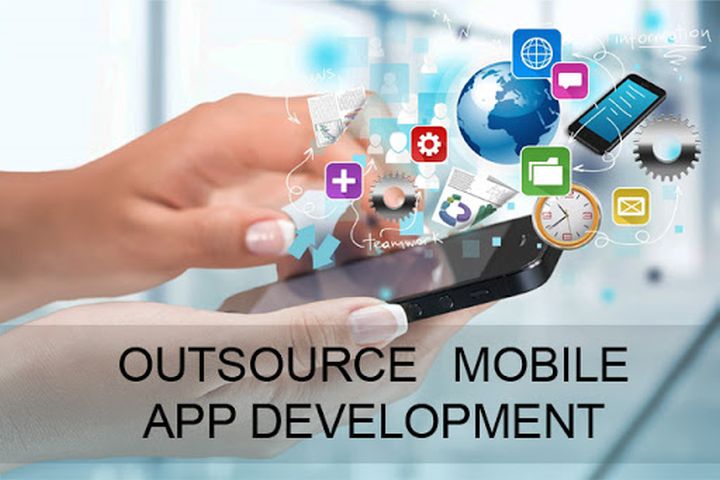 Benefits and Risks of Outsourcing Mobile App Development