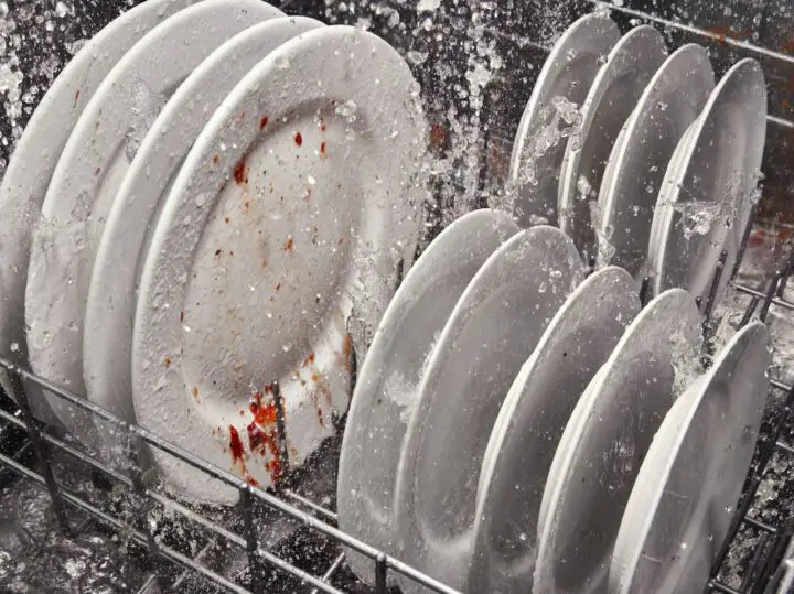 9 Methods of Removing Hard Water Buildup in your Dishwasher