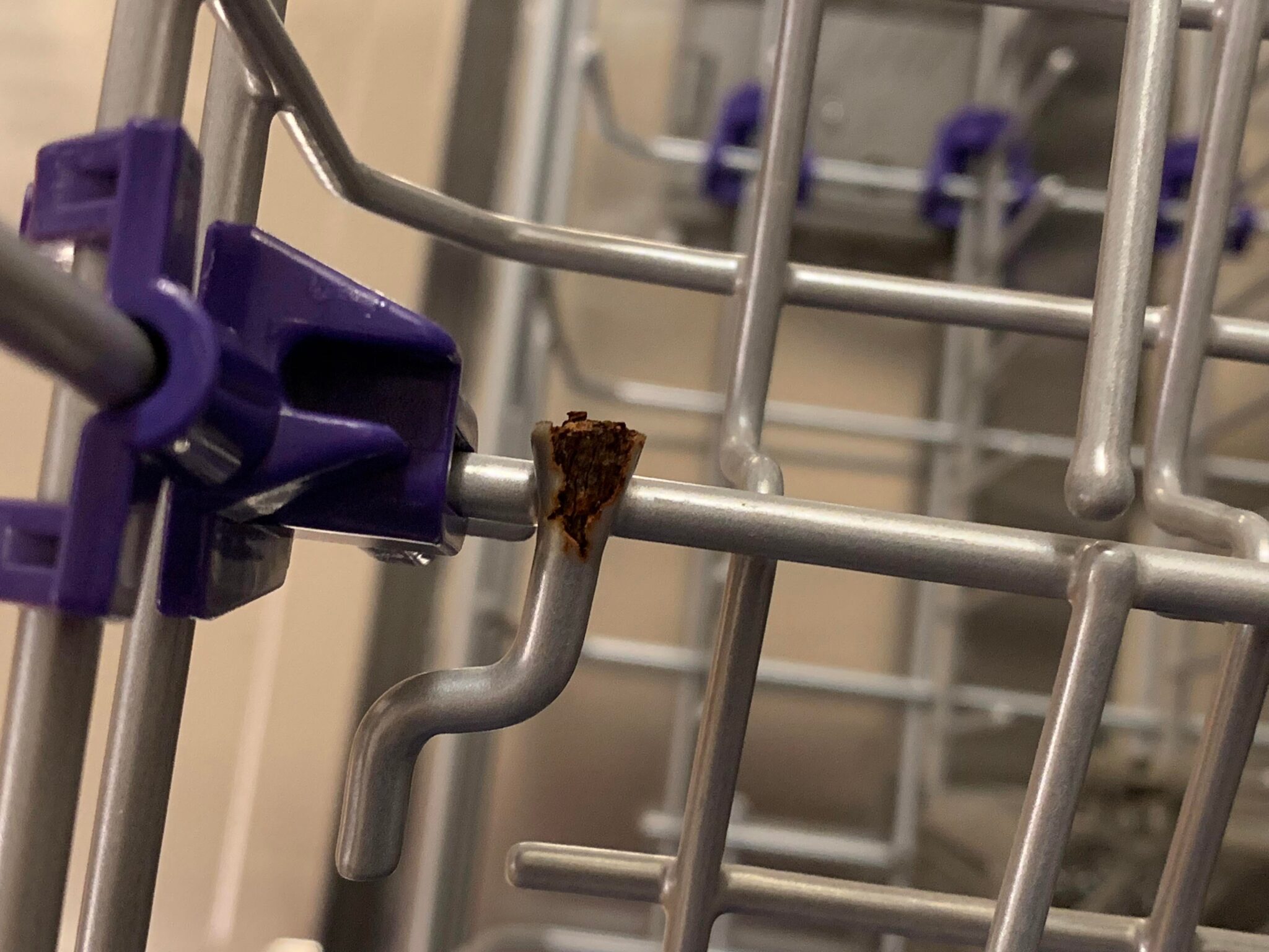 9 Methods of Removing Hard Water Buildup in your Dishwasher