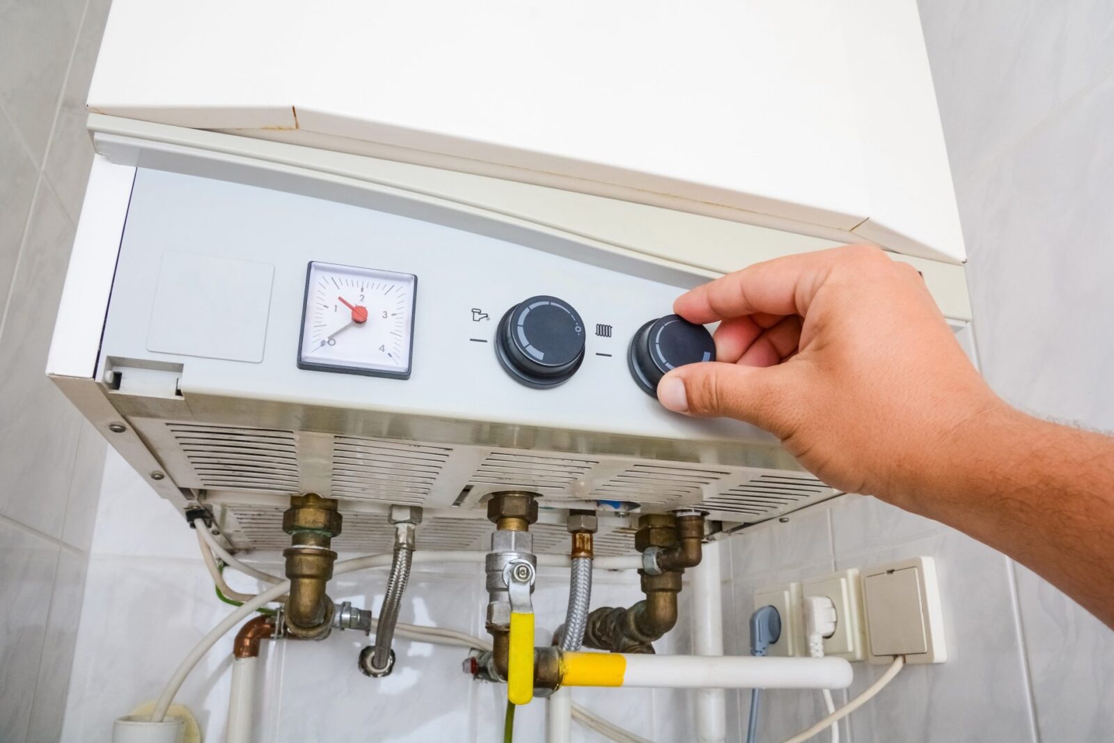 A Homeowners' Guide to Adjusting Water Heater Settings