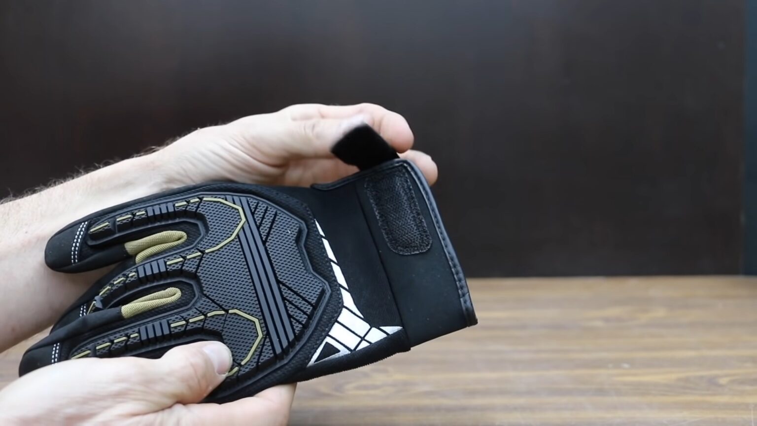 10 Best Woodworking Gloves 2024 Comfortable & Sturdy