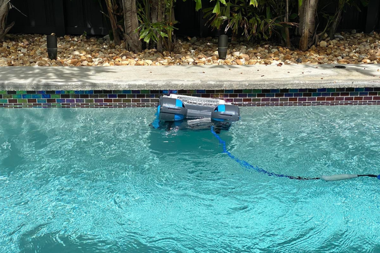 Pool Cleanince Machine Best Robotic Pool Cleaners (2024)
