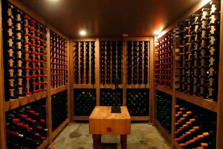 Connoisseur - Building wine Collection