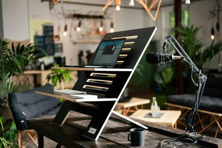 Ergonomic Design for Desks